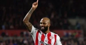 تياغو يتألق بتسجيل هدف رائع خلال مواجهة برينتفورد ضد وولفرهامبتون احتفالا بأول استدعاء له مع منتخب البرازيل